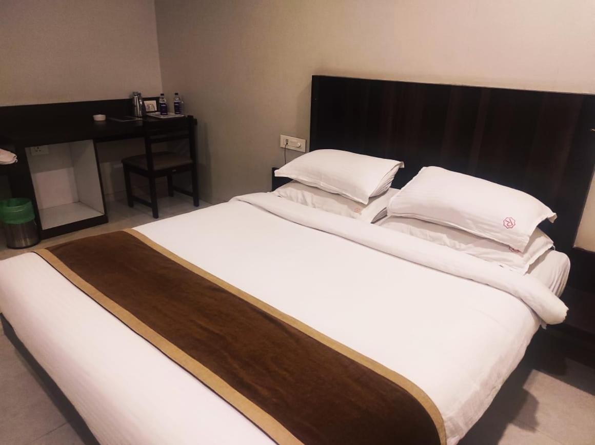 Hotel Rasika Kolhapur Luaran gambar