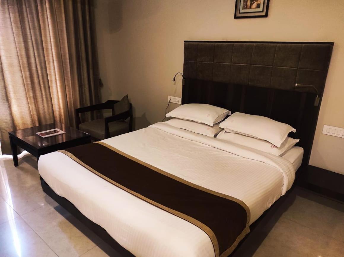 Hotel Rasika Kolhapur Luaran gambar
