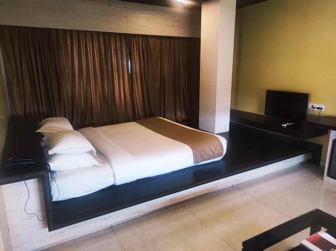 Hotel Rasika Kolhapur Luaran gambar